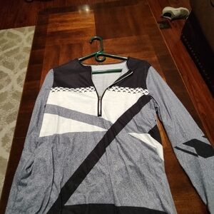 Woman's long sleeve zippered shirt